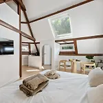 De Hill Bed & Breakfast 3*